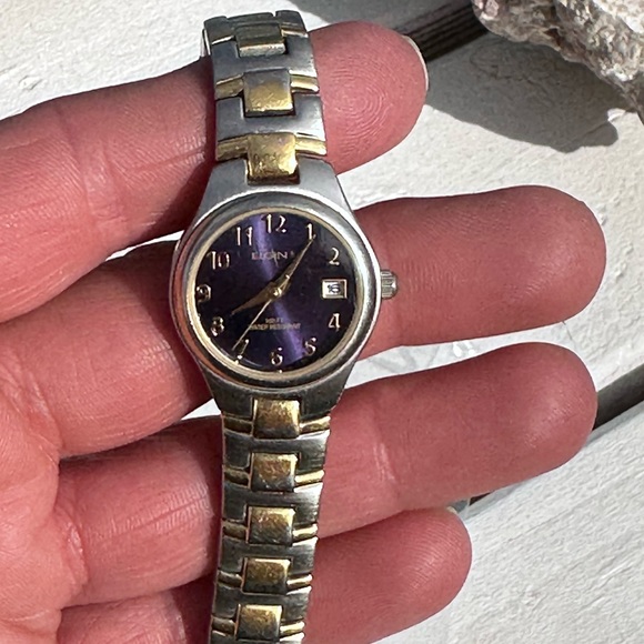Elgin Wristwatch with GoldTone and silver band 100 ft. Water resistance Blue - Picture 2 of 5